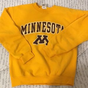 Sweater slight wear 7/10